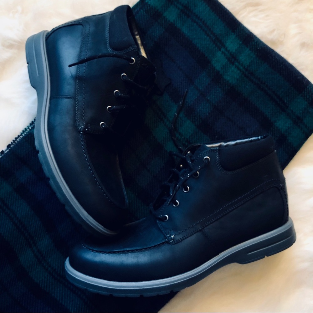 Brand NWOT Black Waterproof Clarks